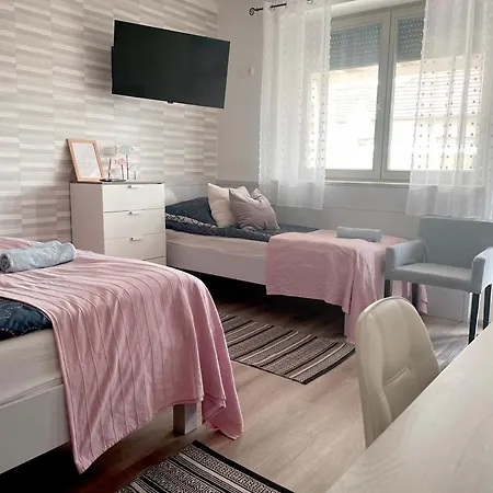 Szelrozsa Apartmanhaz Velence