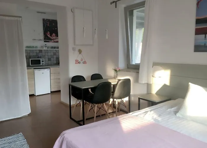 Szelrozsa Apartmanhaz Апартаменты Веленце